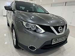 Nissan Qashqai 1.2 DIG-T CVT Revcam 2016 Red Rear Entertainment Grey